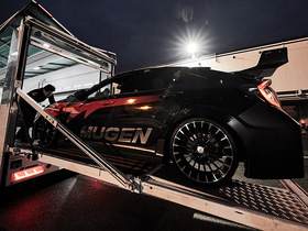 Mugen Civic Type R Concept auf Lastwagen