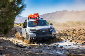 Honda Passport mit Kajak-Dachträger