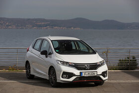 Vorderansicht des neuen Honda Jazz in Weiss
