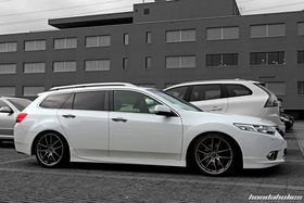 Honda Accord Tourer CW auf OZ Leggera beim Ace Cafe