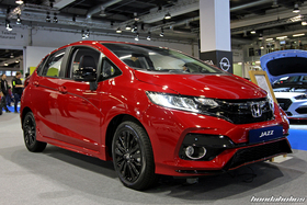 Roter Honda Jazz an der Auto Zürich