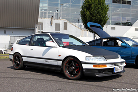 Weisser Honda CRX EE8 mit Mugen RNR-Felgen am EE-Meeting