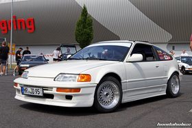 Weisser Honda CRX EE8 von der Seite am EE-Meeting