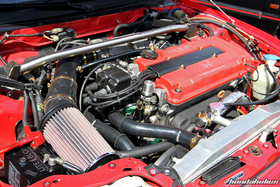 Saugmotor eines roten Honda Civic EE9 am EE-Meeting