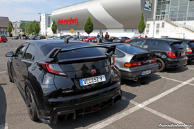 Heckansicht zweier Civic Type R und eines CRX am EE-Meeting