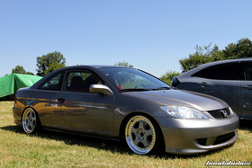 Graues USDM Civic Coupe am Hondapower-Treffen