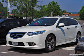 Weisser Honda Accord Tourer Type S CW2