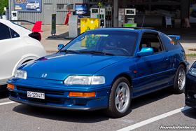 Celestial Blauer CR-X EE8 an der Honda-Ausfahrt