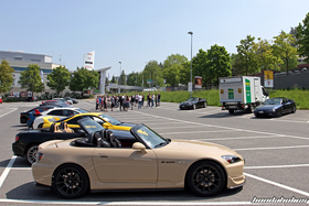 Hellbrauner S2000 AP2 neben schwarzem AP1