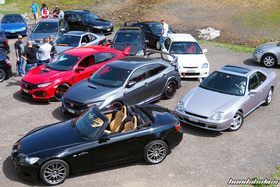 Schwarzer S2000 AP1 vor zwei Civic FK8 und weiter Honda