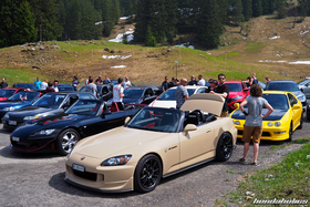 Hellbrauner S2000 AP1 vor anderen Honda