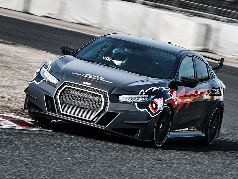 Mugen Civic Type R Concept Fahrt über Curbs